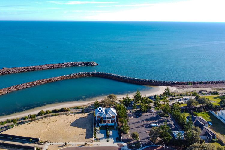 Beachfront Lagoon Retreat – Port Geographe