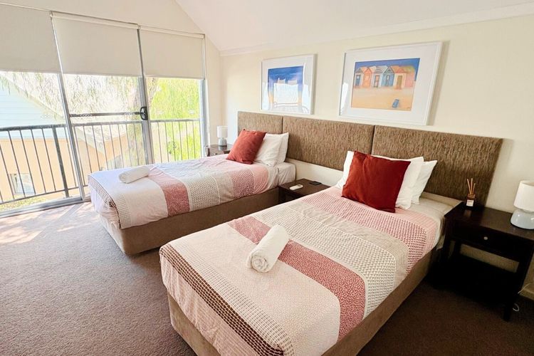 SixtySix at Cape View