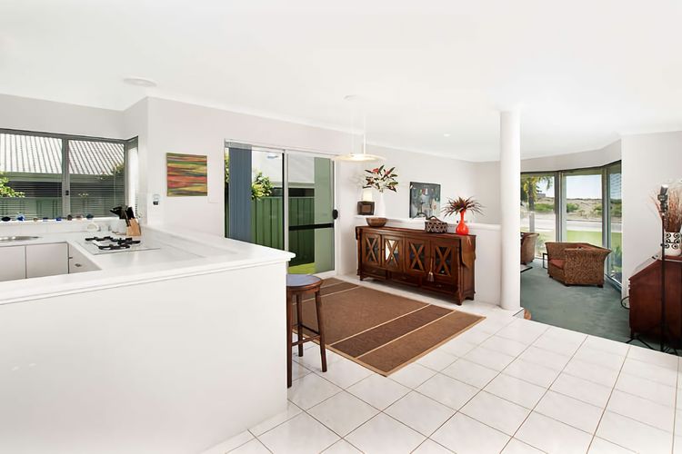 Busselton Beach House with WiFi