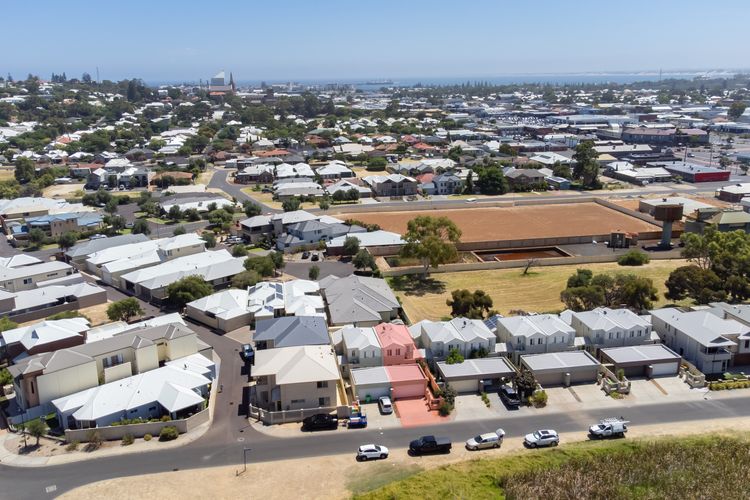 City Townhouse- Bunbury