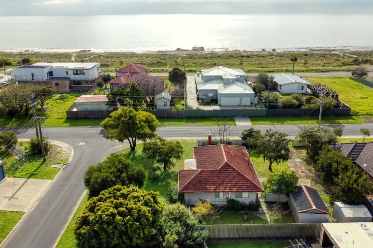 Family Beachside Shack