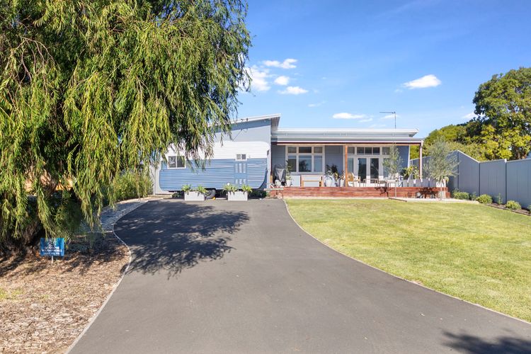 Fairbairn Beach House