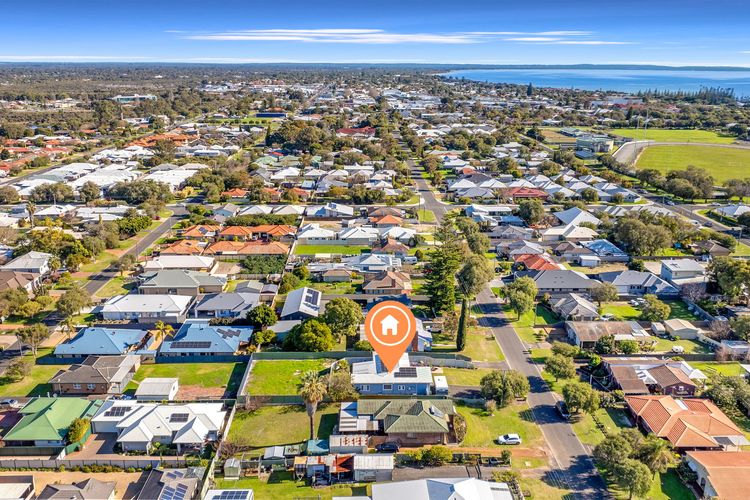 Fairbairn Beach House