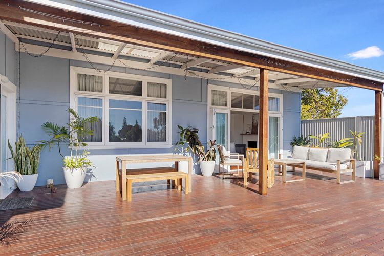 Fairbairn Beach House