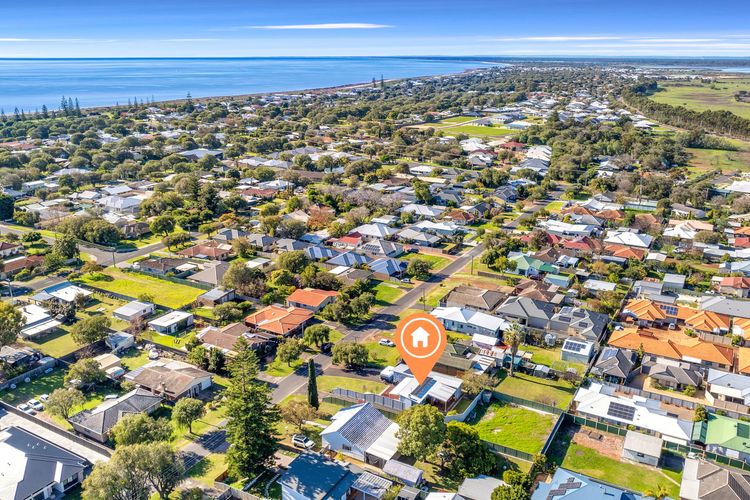 Fairbairn Beach House