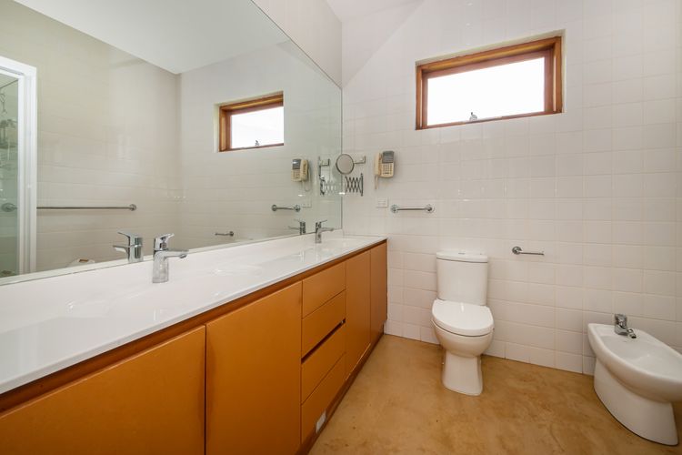master ensuite