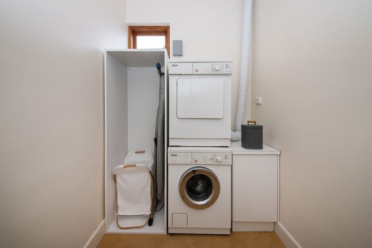 Laundry with washer and dryer 