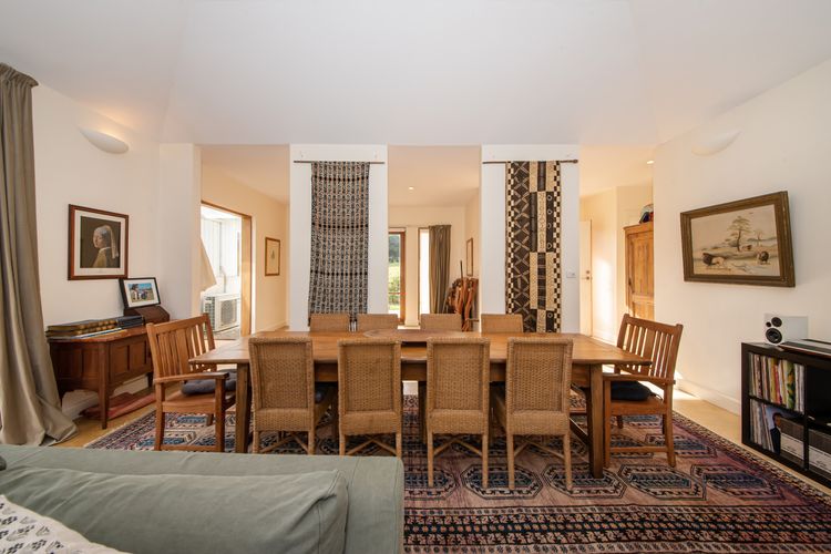 Formal dining 