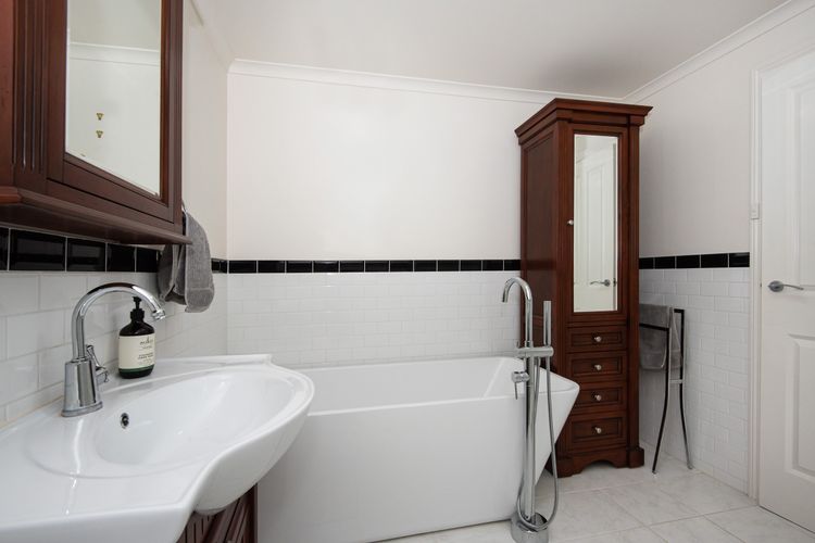 Family Bathroom with Bath