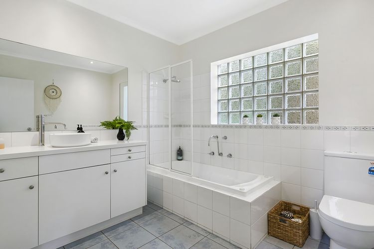 Main bathroom