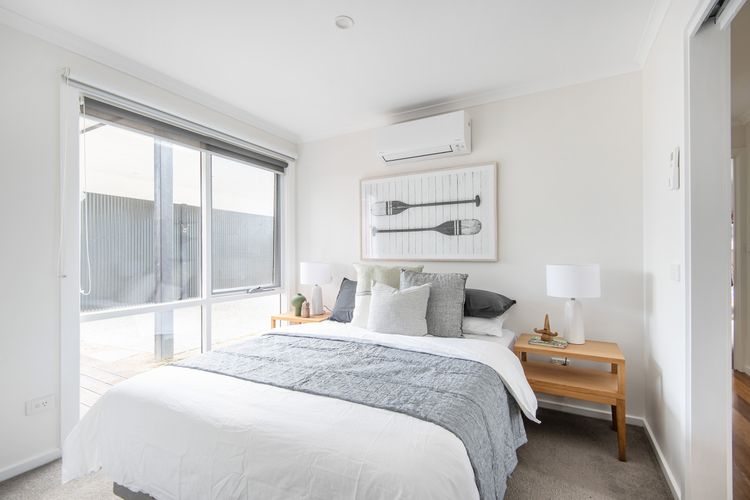 Guest bedroom