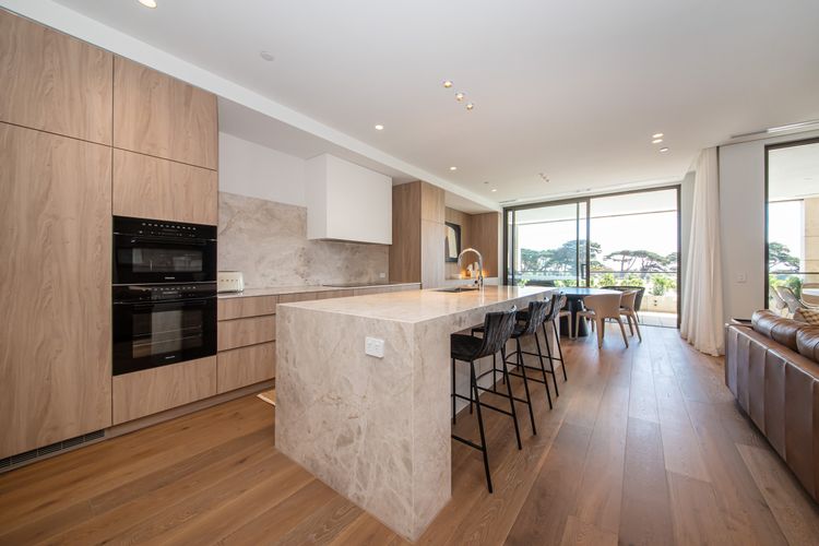 Kitchen with large lux island bench