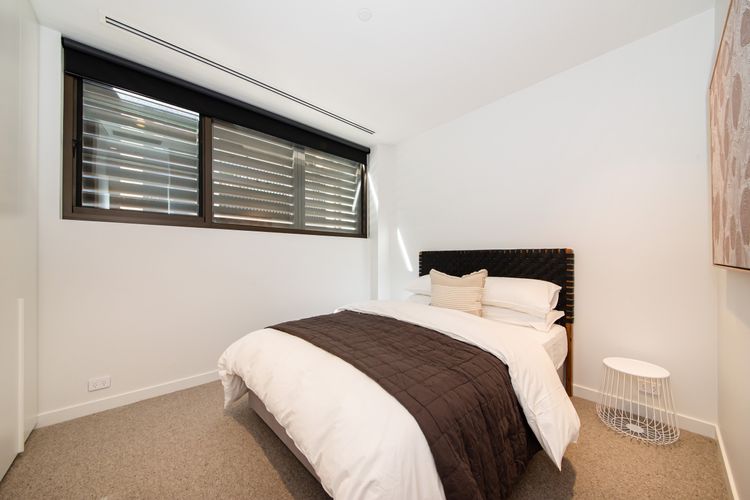 Queen Bedroom