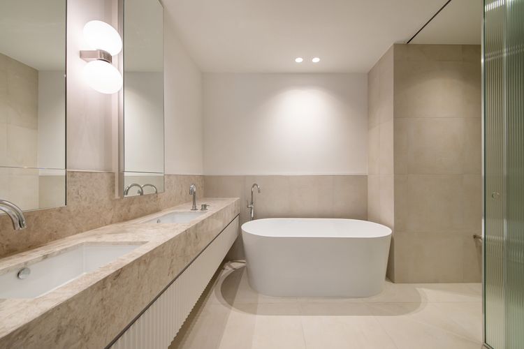 Ensuite with Bath