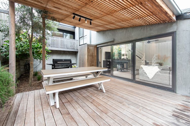 Our BBQ grill and alfresco dining area offer a picturesque setting for enjoying delicious meals in the fresh air.
