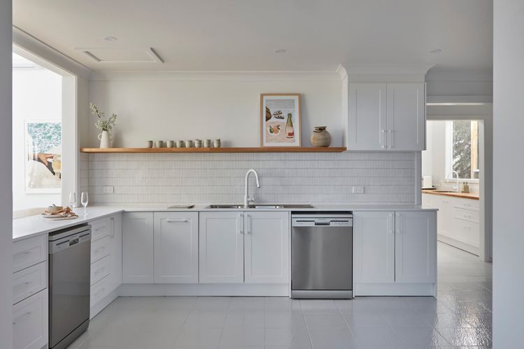 Fully equipped kitchen with two ovens, two dishwashers and two fridges 