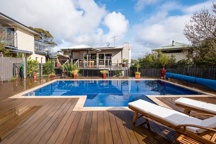 The stunning gas heated spa and pool, with pool side cabana