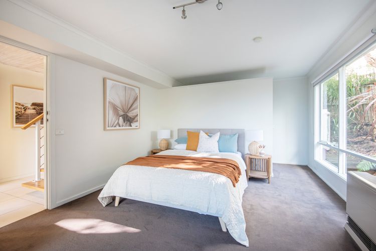 Downstairs queen bedroom