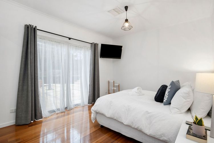 Master Queen bed bedroom with ensuite