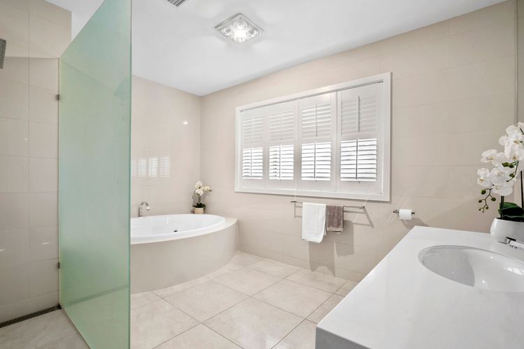 Main bathroom