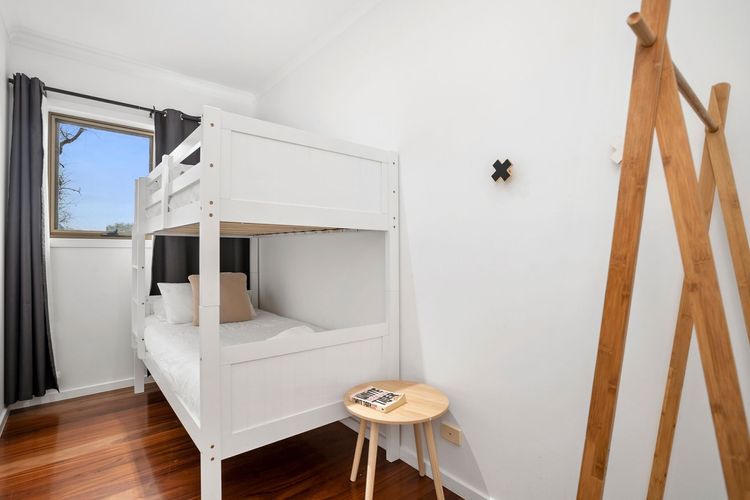 Bedroom with single bunk 