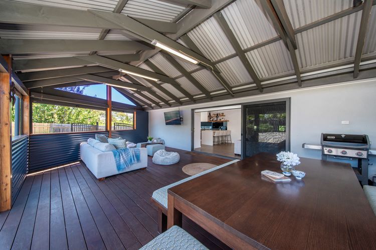OUtdoor entertaining area 