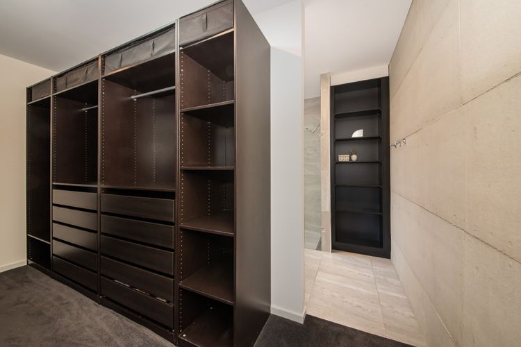 Walk in wardrobe off master bedroom 