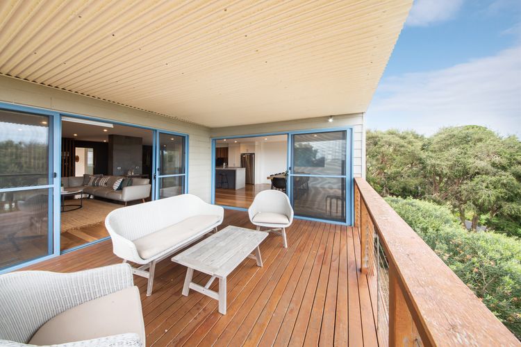  Breathtaking alfresco deck