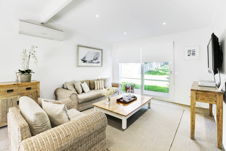 Downstairs lounge 