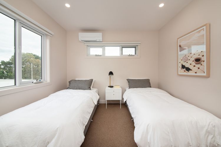 Bedroom 3 with two single beds