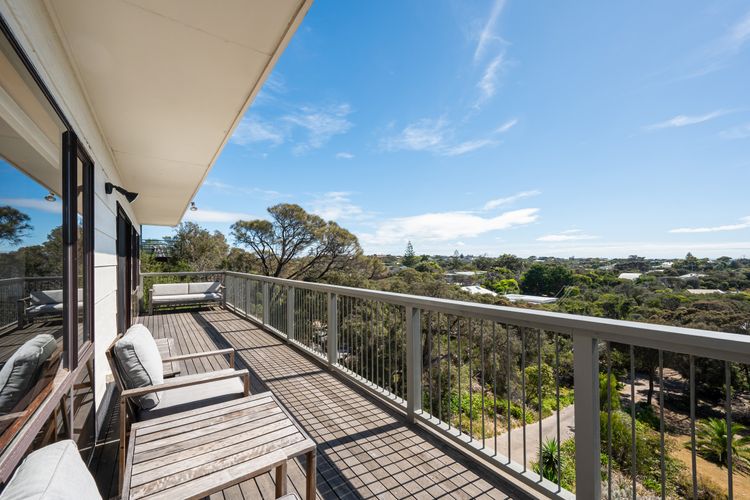 Koonya Treetops with Cedar Spa