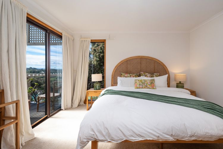 Koonya Treetops with Cedar Spa