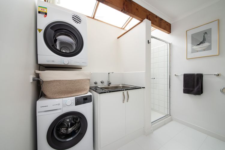 Laundry with washing machine and dryer 