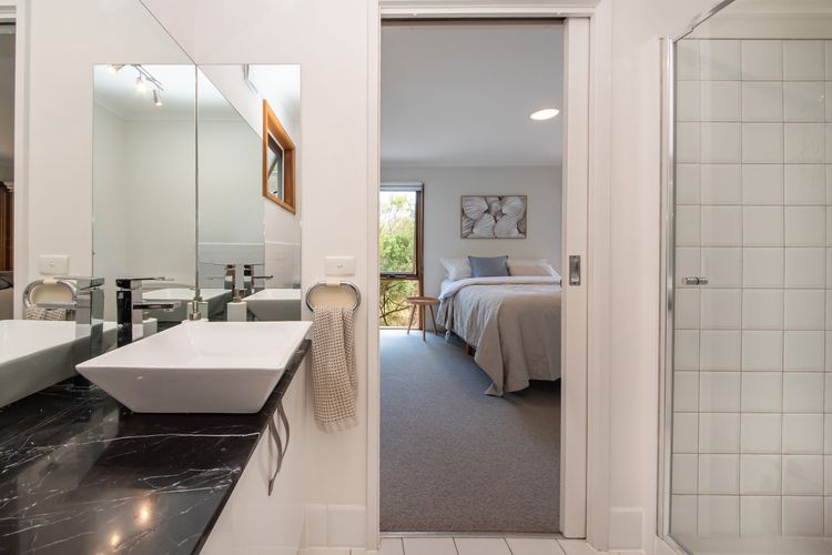 Master ensuite 