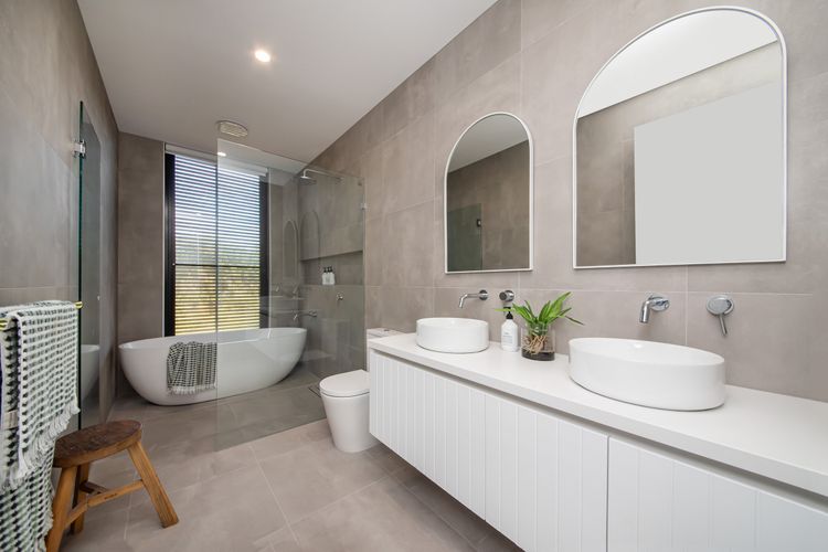 Main bathroom