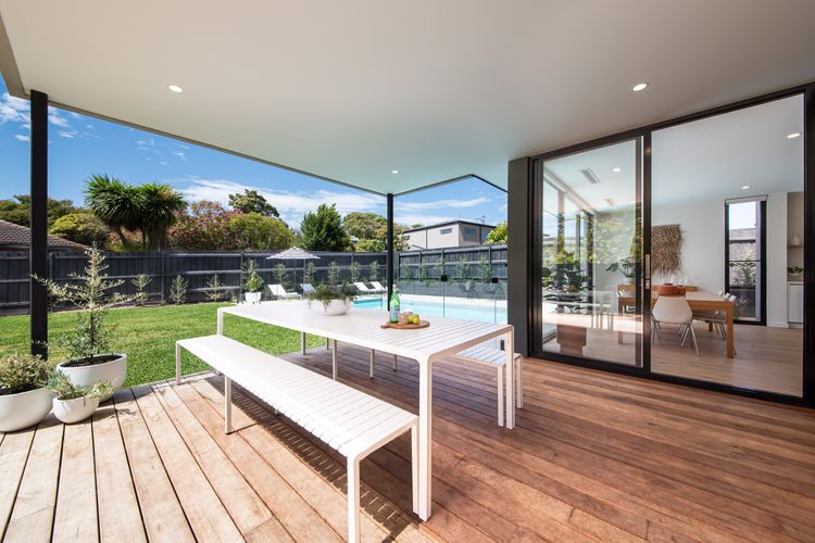 Alfresco dining 