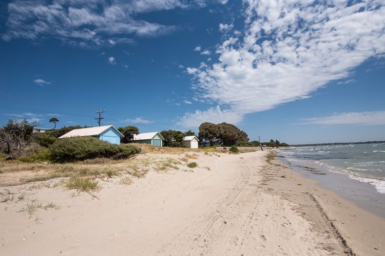 Walk to the beach 