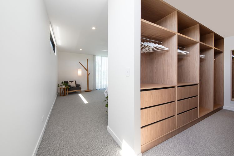 Upstairs Master bedroom walk in robe