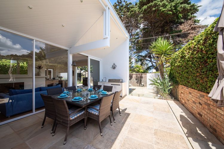 Outdoor dinning