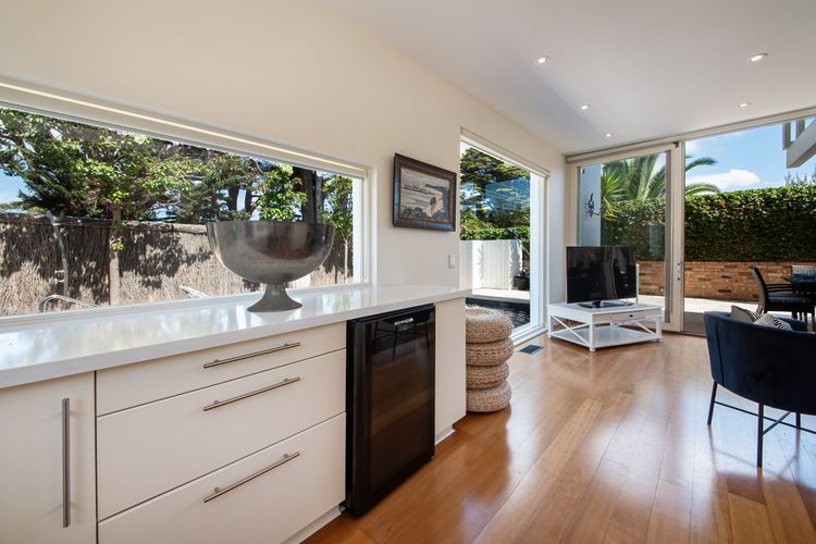 Kitchen oven to ease up your cooking needs