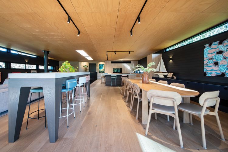 Plenty of space for all to dine together