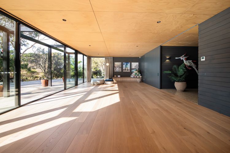 Multi purpose room for conferences or dedicated yoga space