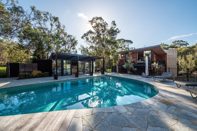 Stunning mineral pool and gas heated spa.