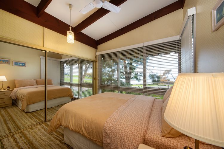 Pebble Views by Property Mums
