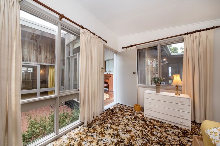 Pebble Views by Property Mums