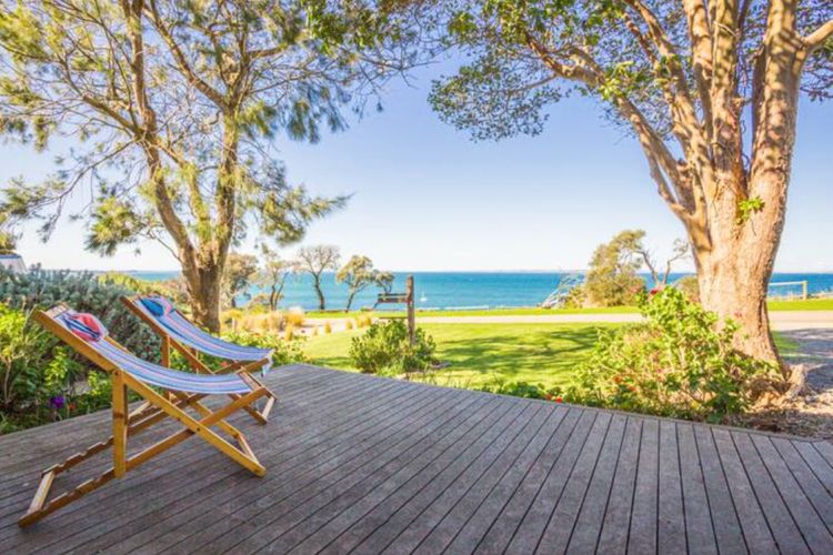It's all about the location and relaxed holiday vibes here at Pebble Views