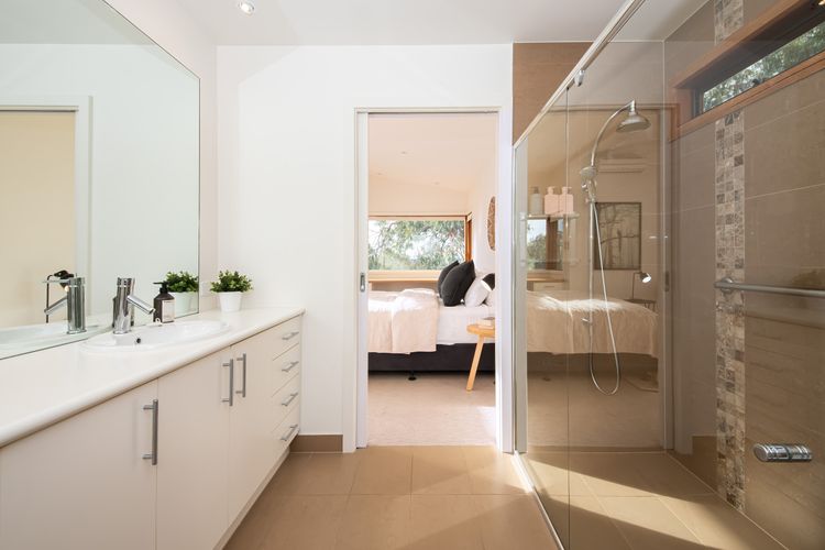 Master bedroom ensuite