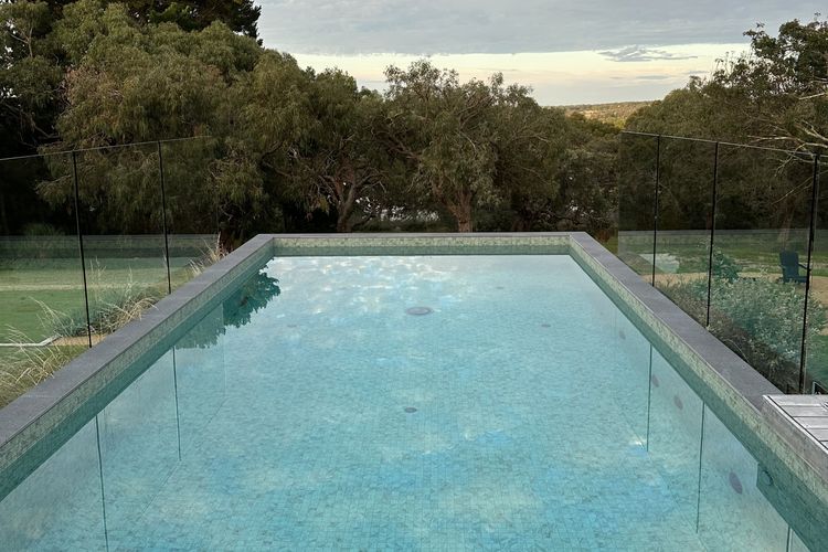 Long View – Heated Pool in Red Hill