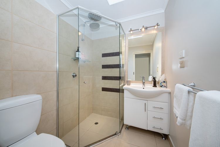 Bedroom 2 ensuite