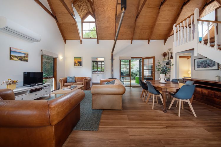 Living and dining room with cosy fireplace